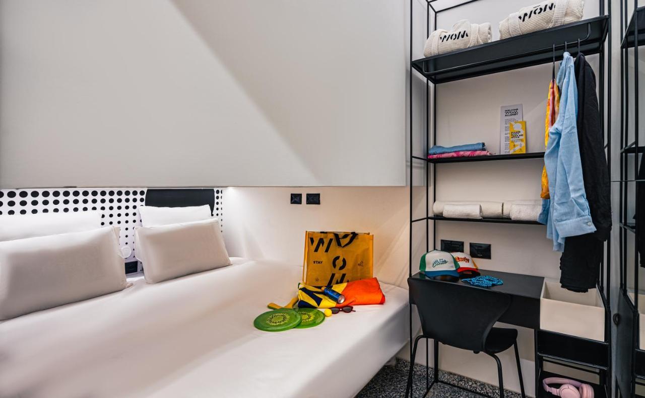 Wom Beach Pod Hotel - A Member Of Brown Hotels Тель-Авив Экстерьер фото